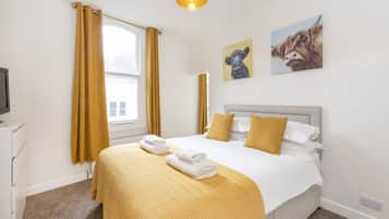 2 bedrooms, iron/ironing board