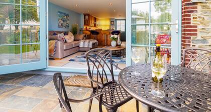 The Old Smoke House is an attractive and well designed two bedroomed property