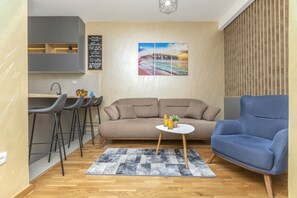 Smart TV, music library