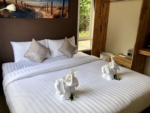 มินิบาร์, โต๊ะทำงาน, Wi-Fi ฟรี