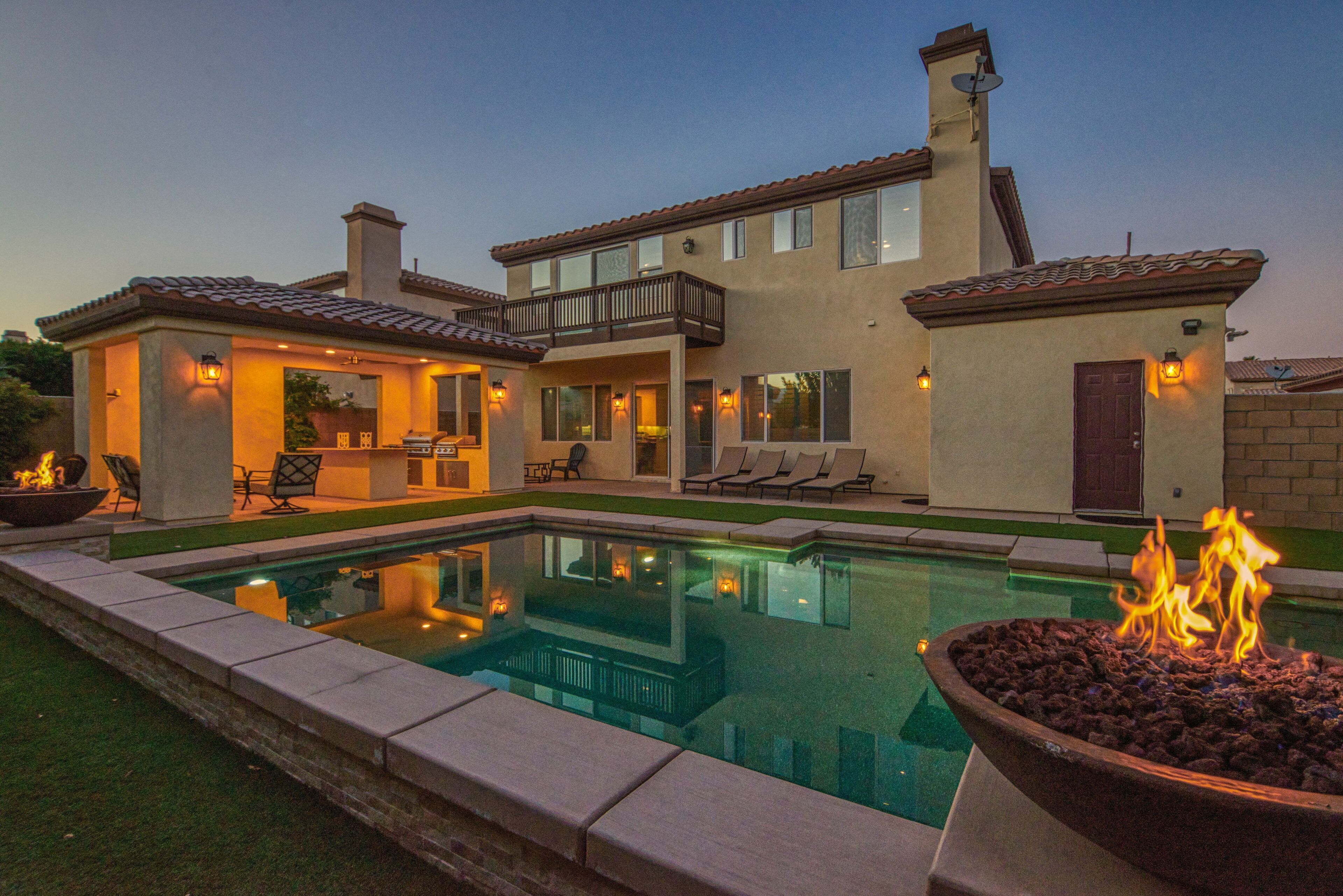 NEW! La Casa Bella -An Upgraded 5bed/3.5bath Home