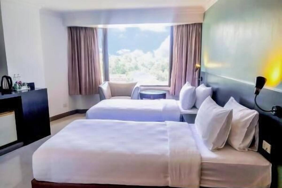 In-room safe, desk, blackout drapes, soundproofing