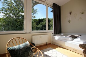 Unclassified image, 5 of 19, button