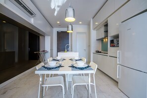 In-room dining - Yemala Suites at Platinum KLCC (Kuala Lumpur)