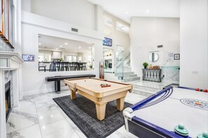 Spielezimmer