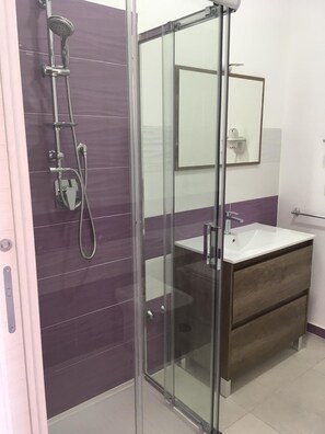 Double Room (Bacco) | Bathroom
