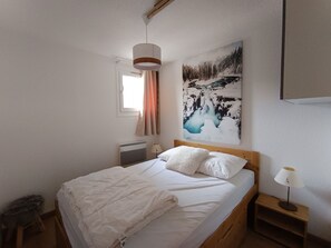 1 bedroom, free WiFi - Renovated apartment on the slopes with south-facing balcony and parking (Montgenèvre)