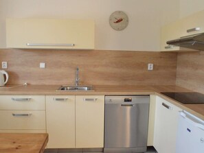 Kühlschrank, Herdplatte, Geschirrspüler