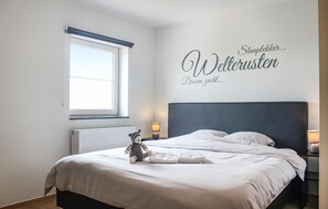 5 bedrooms, travel cot, free WiFi, bed sheets