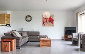 Smart TV, table football, ping pong