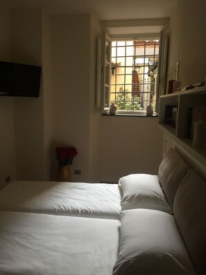 2 bedrooms, in-room safe, iron/ironing board, travel crib - Appartamento San Giovanni (Lucca)