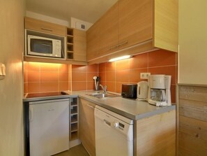 Réfrigérateur, micro-ondes, lave-vaisselle