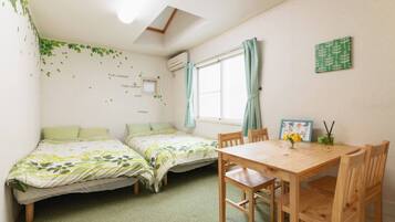 4 bedrooms, desk, iron/ironing board, free WiFi