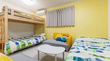 4 bedrooms, desk, iron/ironing board, free WiFi