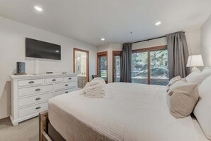 4 Schlafzimmer, Bügeleisen/Bügelbrett, Internetzugang, Bettwäsche