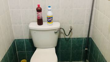 Combinació de dutxa i banyera i sabó