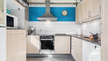 Réfrigérateur, plaque de cuisson, lave-vaisselle, cafetiÚre/bouilloire