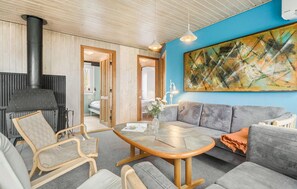 Fernseher, Kamin, DVD-Player