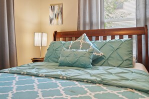 2 bedrooms, iron/ironing board, WiFi, bed sheets