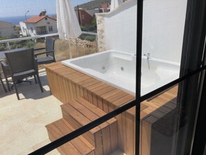 Bain à remous intérieur