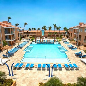 Outdoor pool - Divi Dutch Village Studio, Aruba 100 feet from Beach! (Oranjestad)