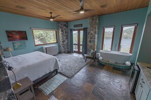 3 Schlafzimmer, Schreibtisch, Bügeleisen/Bügelbrett, kostenloses WLAN