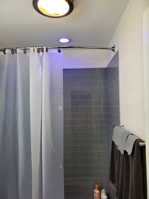 Hårtørrer, håndklæder, Sæbe, Shampoo