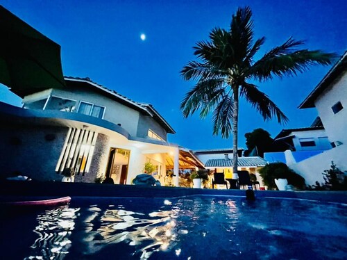 5 suites 3 min walk to the best beach in Guarajuba