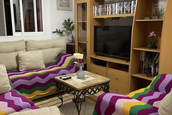 Smart TV, DVD player, books