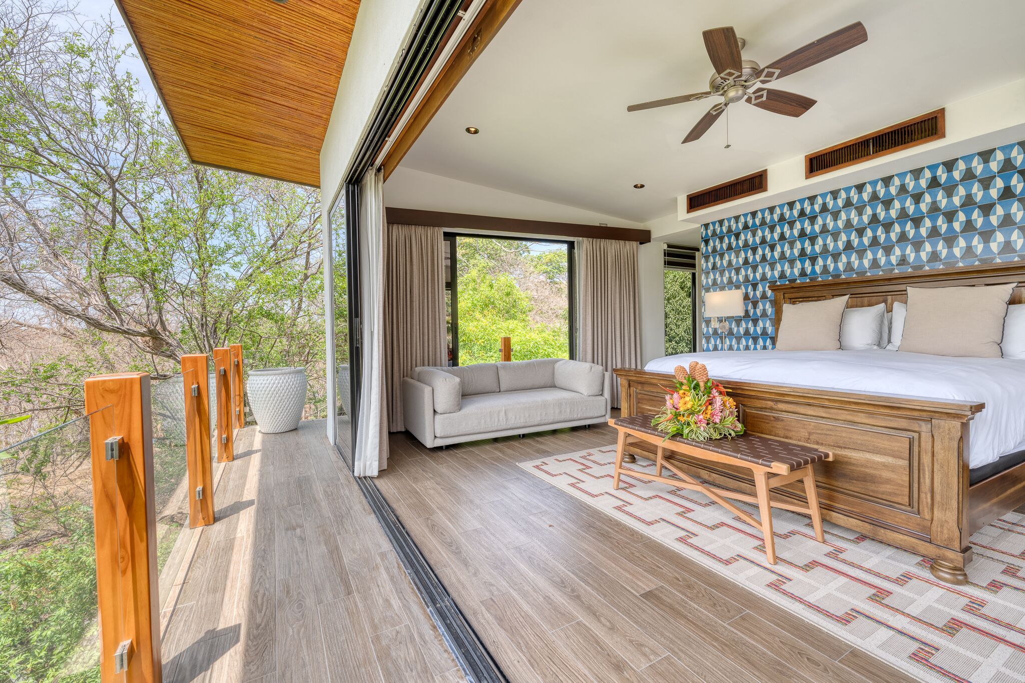 6 bedrooms, in-room safe, desk, iron/ironing board