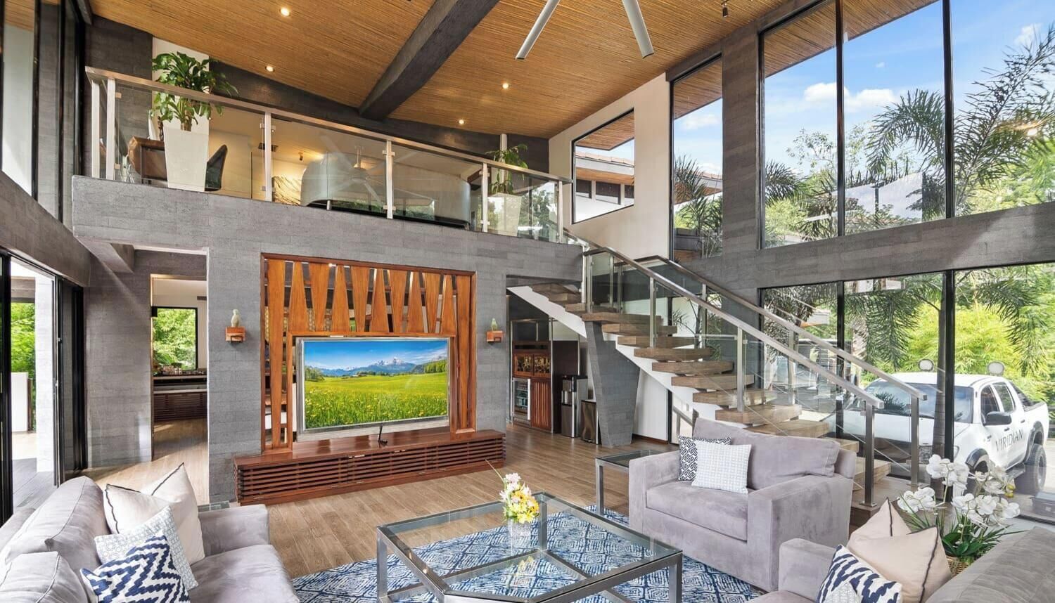 TV connectée, jeux vidéo, chaîne hi-fi, espaces bureaux