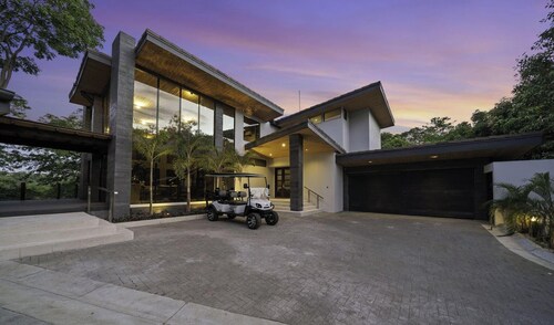 Welcome to Villa Nambi | Full Staffed + 2 boats for you! by Viridian Experience