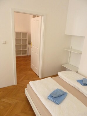 2 bedrooms - Extremely central 2 BR Apartment next to St Stephen Cathedral (Vienna)