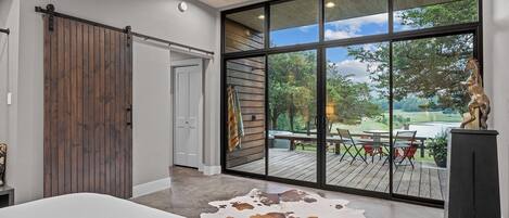 1 slaapkamer, een strijkplank/strijkijzer, gratis wifi, beddengoed