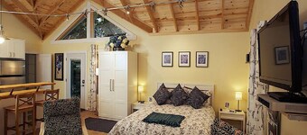 Tradhuset: Swedish "IKEA" Treehouse w/Shaded Deck