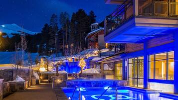 Indoor pool, outdoor pool
