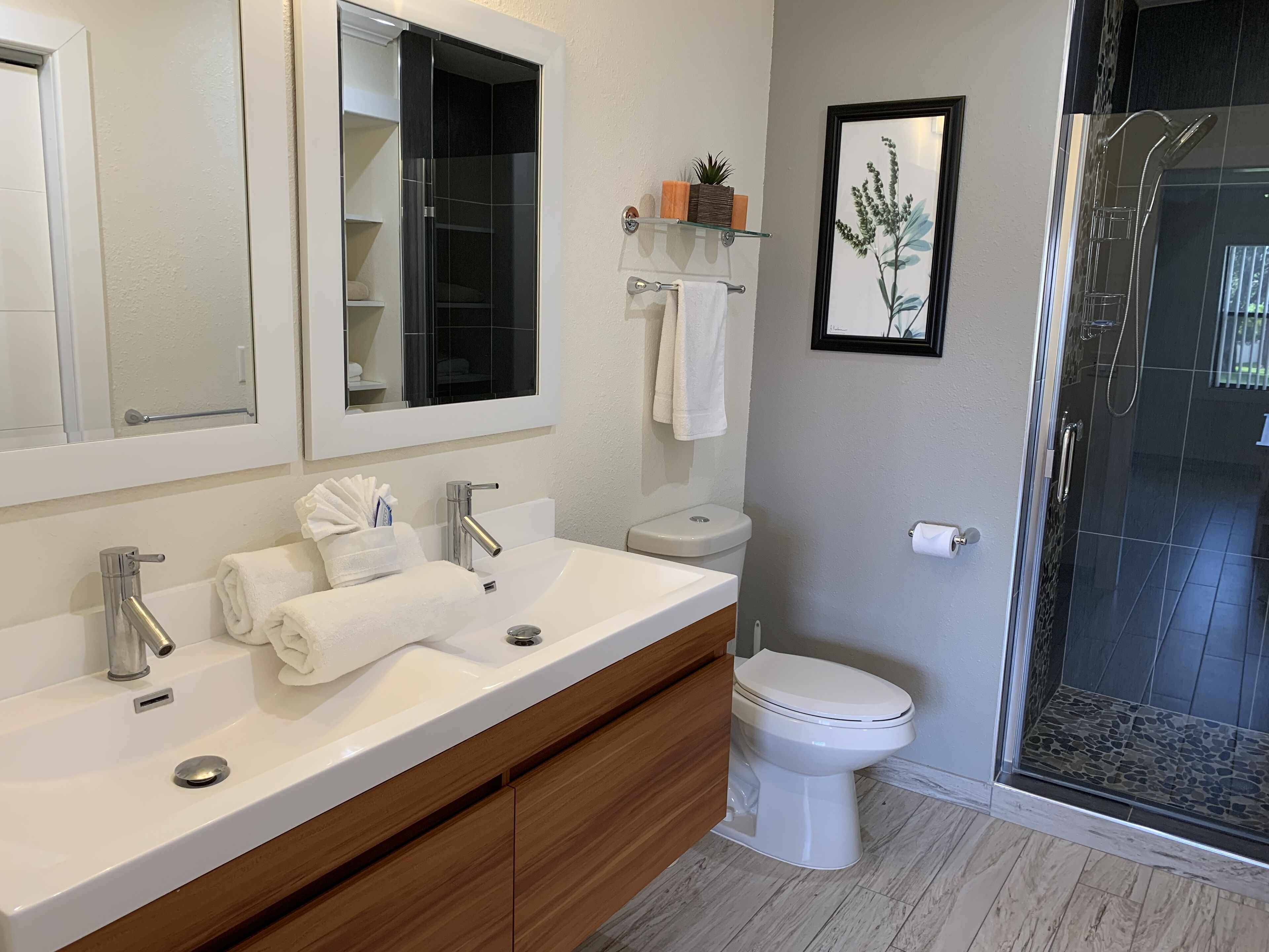 Combined shower/tub, hair dryer, towels, soap