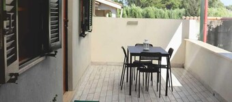 Dependance located 1.6 km from the American Cemetery and 2.5 km from the Borgo Antico