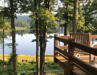 THE LAKEFRONT CHALET - SKI, RIDE, GOLF, BIKE, HIKE