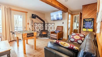 Smart-TV, Kamin, Stereoanlage