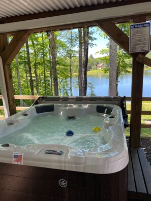 Bain à remous extérieur