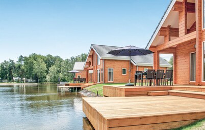 Lovely home in HEEL with WiFi