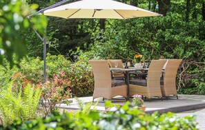 Outdoor dining - Amazing home in Nideggen with WiFi (Nideggen)