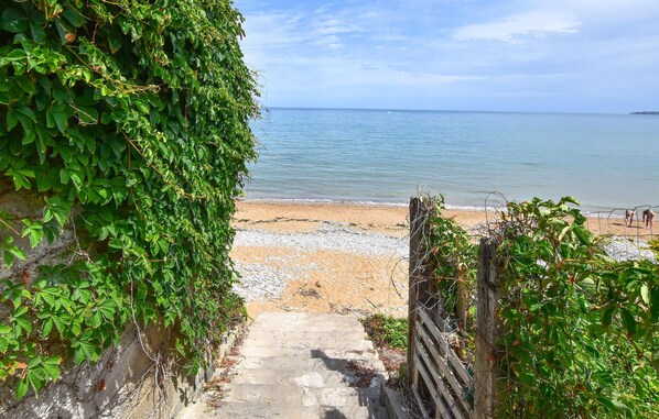 Una playa cerca, pesca