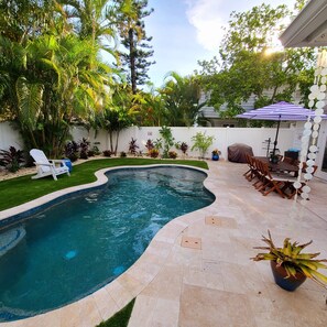 Outdoor pool - Steps from the beach! (Bradenton Beach)