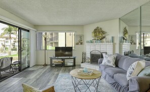 TV, fireplace, DVD player