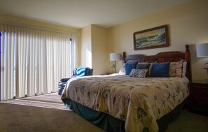 3 makuuhuonetta, silitysrauta/-lauta, ilmainen Wi-Fi, vuodevaatteet