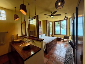 5 bedrooms, desk, iron/ironing board, free WiFi