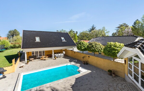 A heated pool - Cozy home in Gilleleje (Gilleleje)