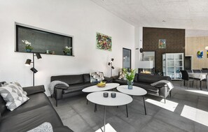 Interior - Nice home in Blåvand with kitchen (Blåvand)